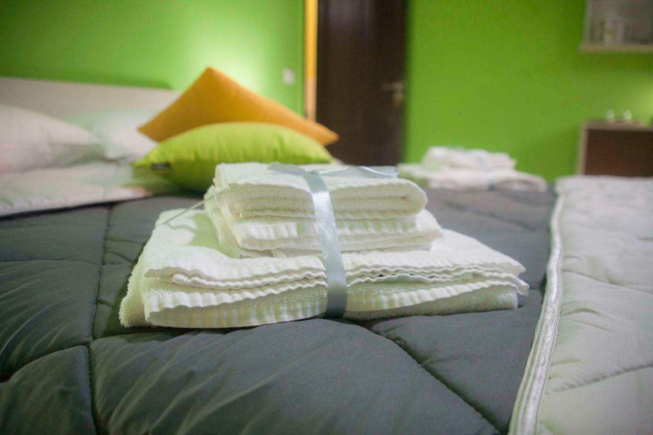 โบเฮเม บีแอนด์บี อัล เชนโตร Bed & Breakfast ปาแลร์โม ภายนอก รูปภาพ